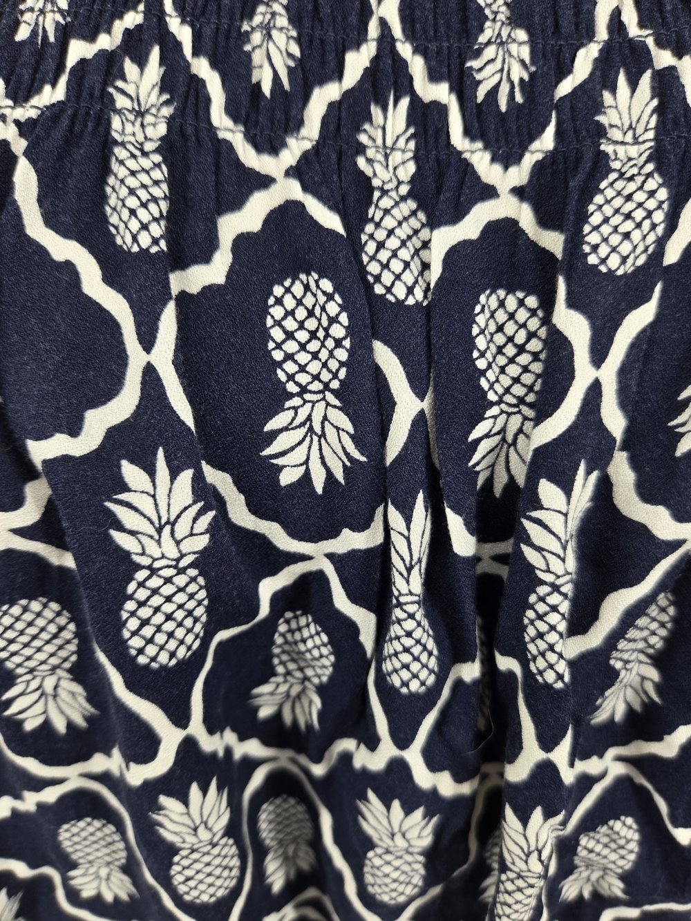 crown & ivy Navy and White Pineapple Print Smocked Tank 3X (6777) - Picture 2 of 5